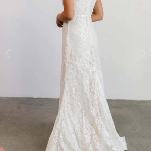 Diana Lace Gown - Small - Picture 3 of 6